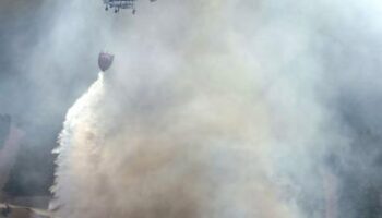 Los helicópteros rusos Kamov, que apagaban los incendios más difíciles en España, llevan dos años en tierra sin que se pida a Bruselas una excepción para permitir su reactivación