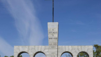 IU Majadahonda valora muy positivamente la decisión de retirar el «monumento a los Rumanos Caídos», de exaltación fascista, en cumplimiento de la Ley de Memoria Democrática