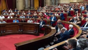 PSC, Junts, ERC, Comuns i CUP impulsen una proposició de llei de reforma del Reglament del Parlament de Catalunya en relació amb els deures dels diputats i amb el règim sancionador