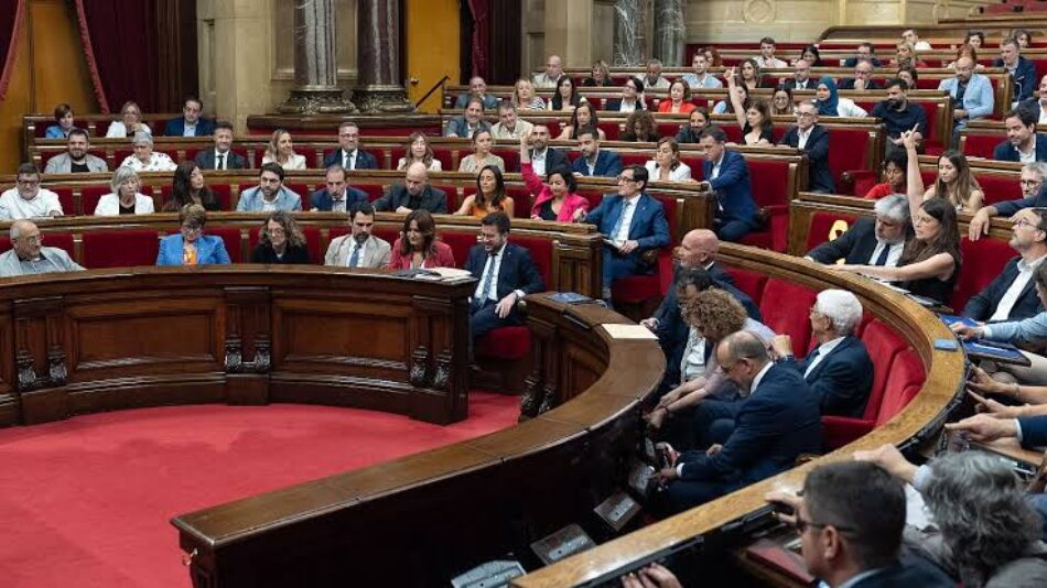 PSC, Junts, ERC, Comuns i CUP impulsen una proposició de llei de reforma del Reglament del Parlament de Catalunya en relació amb els deures dels diputats i amb el règim sancionador