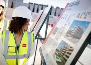 El decreto ‘exprés’ de Ayuso para su ático de lujo en Chamberí le otorga el «uso» de las «dependencias de la administración» hasta cuatro años tras su cese