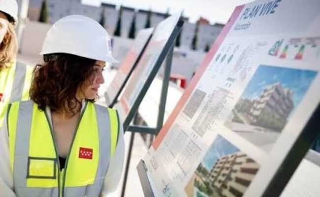 El decreto ‘exprés’ de Ayuso para su ático de lujo en Chamberí le otorga el «uso» de las «dependencias de la administración» hasta cuatro años tras su cese