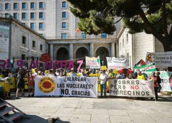 El Gobierno español debe respetar el calendario de cierre acordado para la central nuclear de Almaraz en defensa del interés general