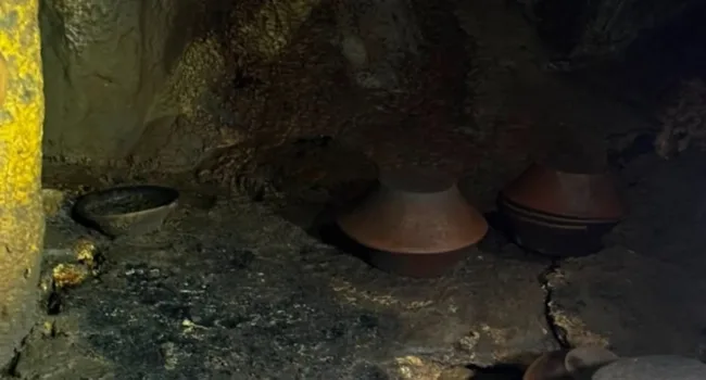 Hallan 179 piezas arqueológicas en cueva del sur de México