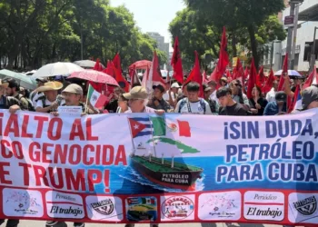 Miles marcharon en Ciudad de México contra el bloqueo y la guerra: «¡Petróleo para Cuba!»