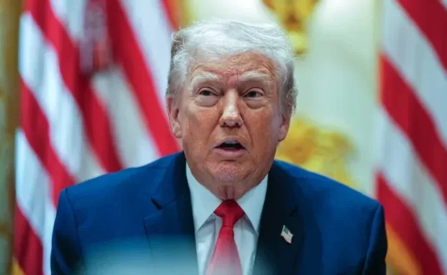 Popularidad de Donald Trump cae a mínimo histórico por ataques a Irán