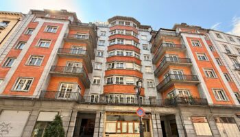 Somos Asturies reclama que las viviendas vacías de la Seguridad Social pasen al parque público y no acaben en manos de fondos de inversión