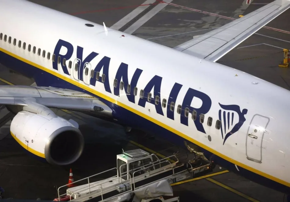 FACUA critica que eurodiputados de PSOE, Sumar, Podemos, ERC, BNG, Bildu, PP, Vox y SALF apoyasen legalizar el recargo en los vuelos en aerolíneas