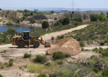 La Fiscalía abre una investigación por los trabajos con maquinaria pesada de la empresa minera Tolsa en la Laguna Grande de Ambroz