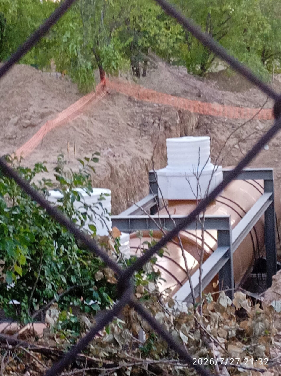 Valdebernardo (Vicálvaro, Madrid) sale de nuevo a la calle para impedir la apertura de una nueva gasolinera junto a edificios de viviendas