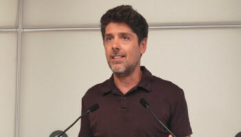 Els Comuns exigeixen al Govern climatitzar tots els centres educatius abans de l’estiu vinent