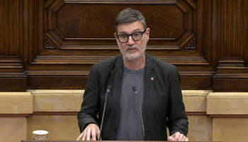 Els Comuns aconsegueixen que el Parlament insti al Govern a climatitzar els centres educatius en un termini màxim d’un any