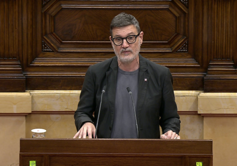 Els Comuns aconsegueixen que el Parlament insti al Govern a climatitzar els centres educatius en un termini màxim d’un any