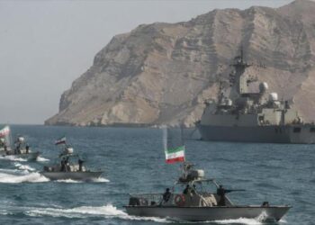 Irán detendrá y confiscará buques que infrinjan normas en el estrecho de Ormuz