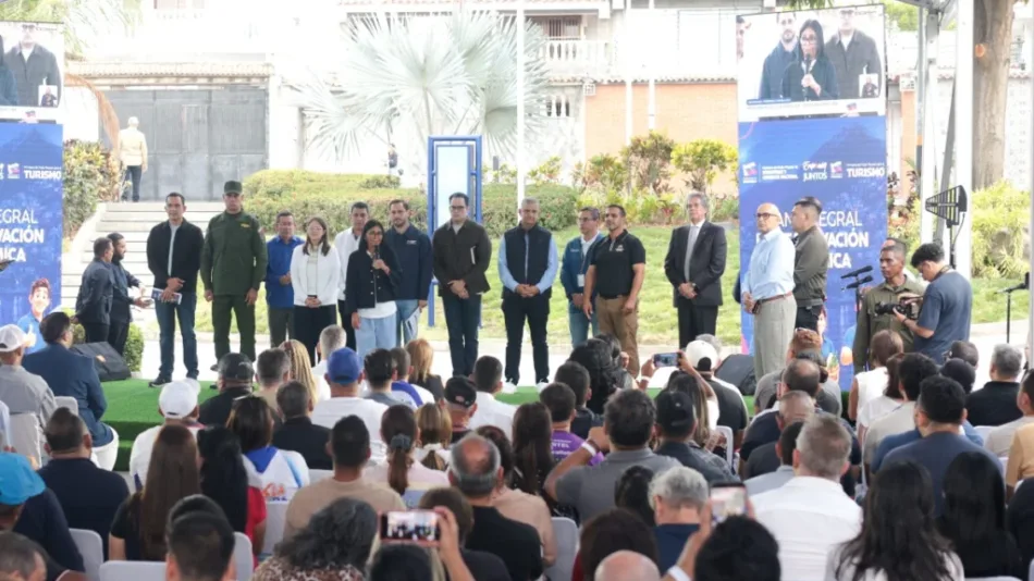Presidenta (E) Delcy Rodríguez lideró reapertura de comercios estratégicos y entrega de créditos en La Guaira