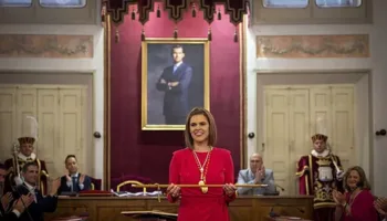 «La alcaldesa Judith Piquet debe dimitir ya. El daño que está haciendo a la imagen de Alcalá de Henares tardará décadas en olvidarse»