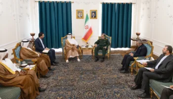Irán y Qatar abordan tensiones regionales y situación en Ormuz