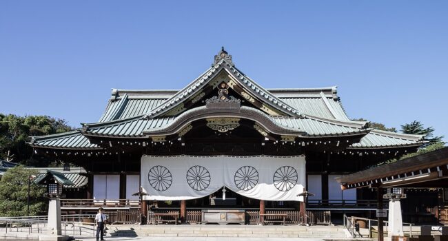 China condena los homenajes de dirigentes japoneses a criminales de guerra en el santuario Yasukuni