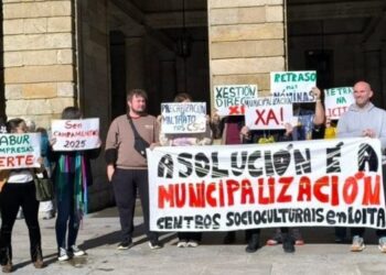 O comité dos centros socioculturais de Santiago convocará novas protestas se non se remata coa precariedade