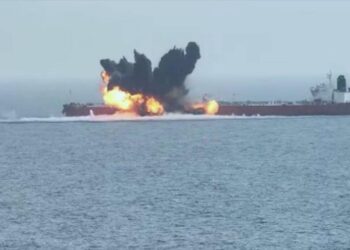 Fuerzas yemeníes atacan un petrolero saudí en el golfo de Adén