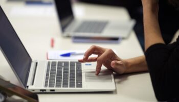El Gabinete Económico de CCOO denuncia que las horas extra no pagadas equivalen a 68.000 empleos a jornada completa»