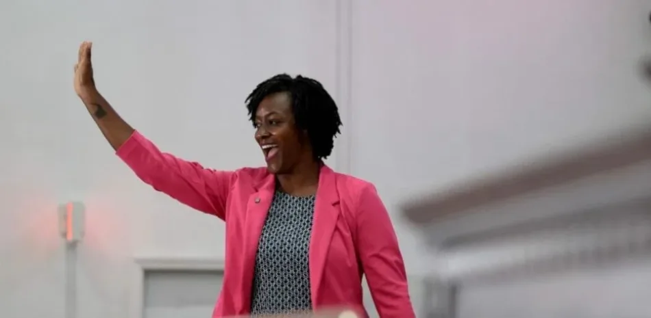Candidata Angie Nixon sorprende en una nueva victoria del socialismo democrático en las primarias del Partido Demócrata en Florida