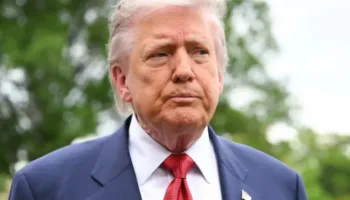 Senador de EE.UU.: Trump se beneficia de la guerra ilegal con Irán