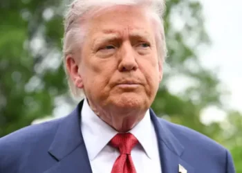 Senador de EE.UU.: Trump se beneficia de la guerra ilegal con Irán