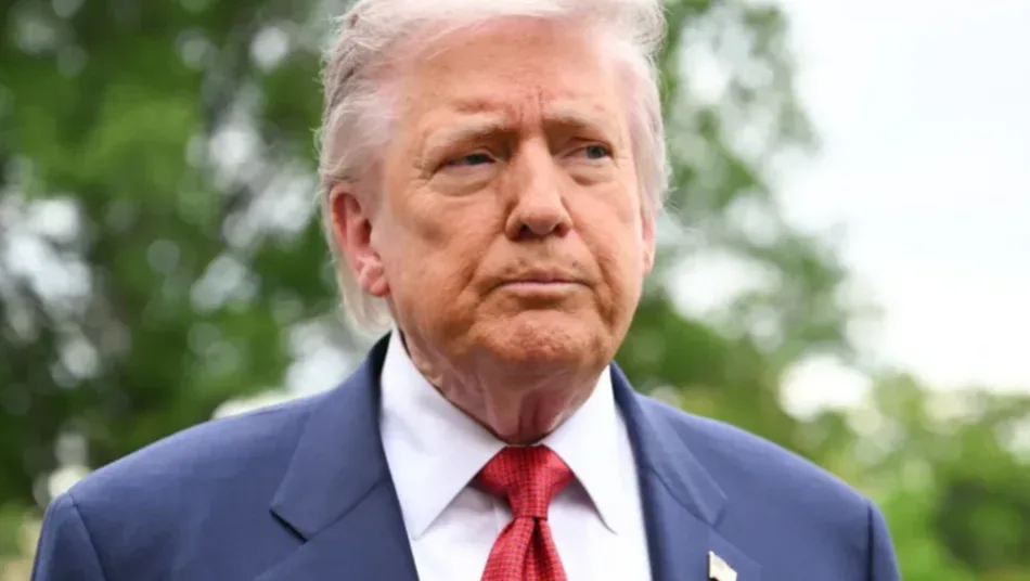 Senador de EE.UU.: Trump se beneficia de la guerra ilegal con Irán