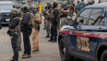 ICE invertirá millones de dólares en guantes para aplicar descargas eléctricas a detenidos