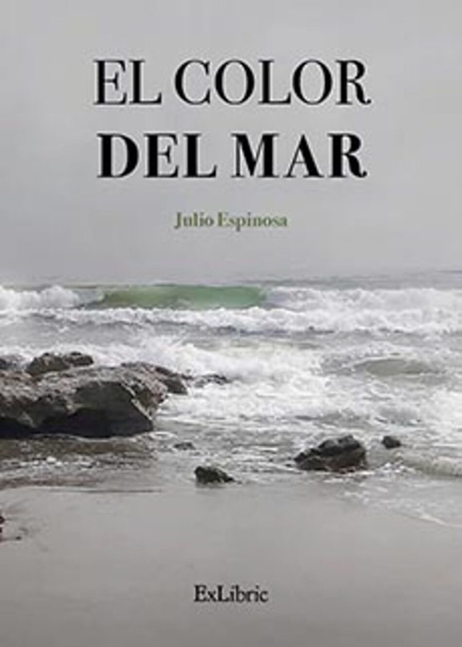 El actor y director malagueño Julio Espinosa debuta en la literatura con «El color del mar», una colección de relatos que bucea en lo más oscuro del ser humano