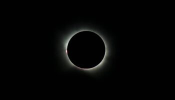Así se ha visto el eclipse solar total desde España