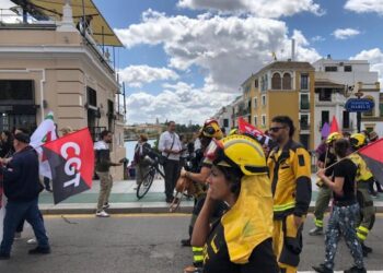 La Coordinadora Estatal de Bomberas y Bomberos Forestales de CGT denuncia que los dispositivos autonómicos y gubernamentales han quedado totalmente superados tras la catastrófica ola de incendios