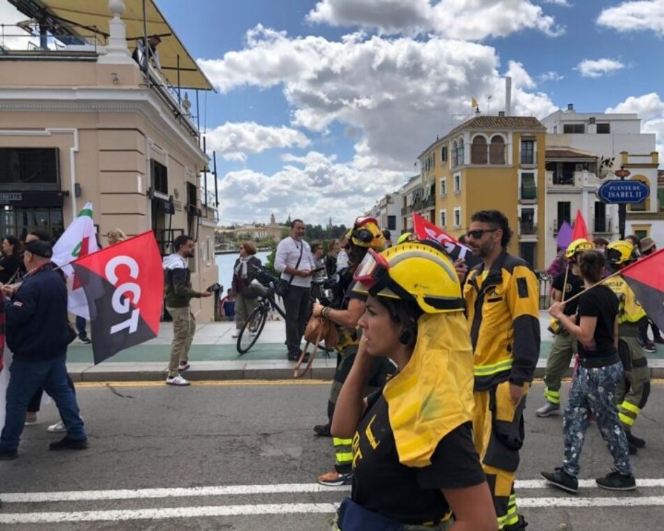 La Coordinadora Estatal de Bomberas y Bomberos Forestales de CGT denuncia que los dispositivos autonómicos y gubernamentales han quedado totalmente superados tras la catastrófica ola de incendios