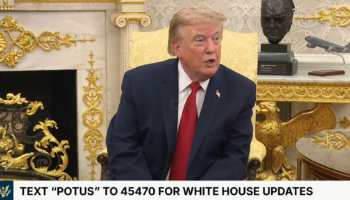 Un Trump desquiciado sopesa lanzar un ataque nuclear contra Irán -que mantiene el control de Ormuz- mientras se desmorona el memorando de entendimiento
