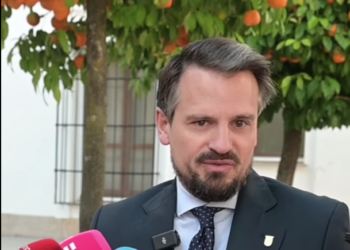 El SIP pide explicaciones a Abel Bautista sobre el proceso de concesión de las Medallas de Extremadura 2026