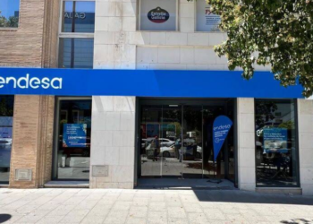 Los vecinos de San Jerónimo (Sevilla) se concentrarán esta mañana frente a Endesa para protestar por los prolongados cortes de luz que en importantes zonas del barrio
