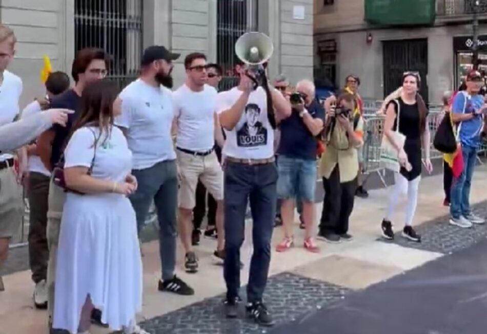 L’Ajuntament de Barcelona portarà a Fiscalia els missatges «racistes» de ‘Save Europe Act’