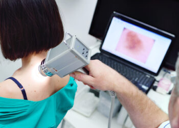 Moderna y Merck anuncian resultados prometedores de una vacuna para el melanoma