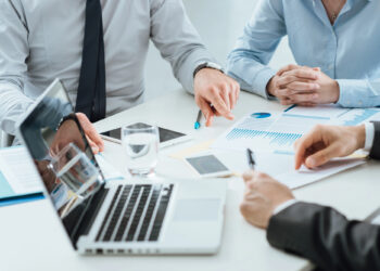 Sistema de control de presencia y aplicaciones para recursos humanos: ventajas para las empresas
