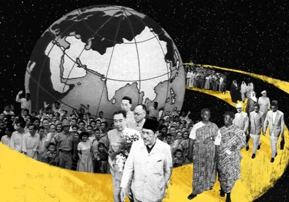 Los pueblos del mundo avanzan y su propio camino trazan