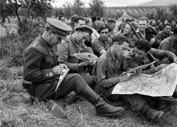 Historia de unos brigadistas que también sostenían la II República firmando abanicos
