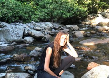 “Los seres humanos estudiamos qué nos hace especiales para justificar la explotación de la naturaleza”
