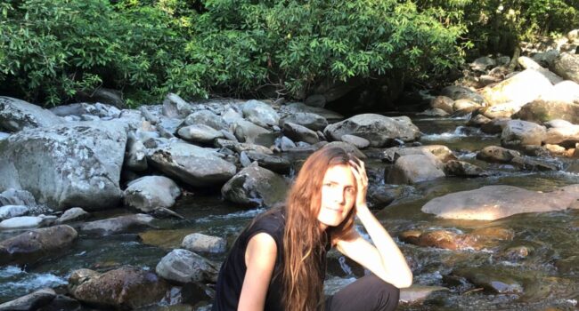 “Los seres humanos estudiamos qué nos hace especiales para justificar la explotación de la naturaleza”