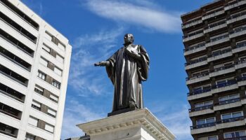 Asturies Antitaurina se suma al homenaje a Jovellanos como referente del antitaurinismo