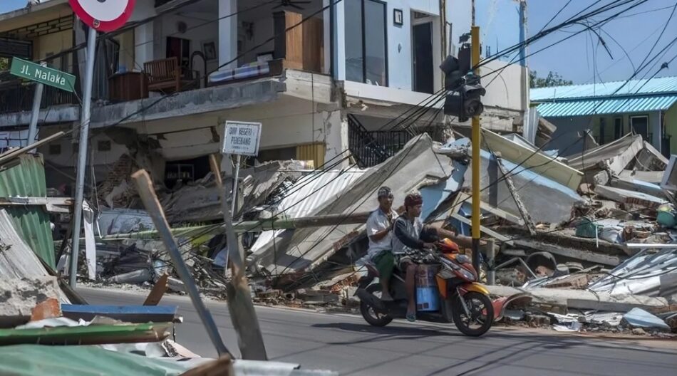Un terremoto de magnitud 7,7 sacude isla de Flores, Indonesia
