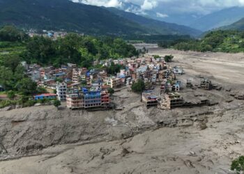 Tsunami de tierra: ¿qué provocó la mortífera inundación glaciar en Nepal?