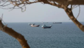 Disminuyó tráfico marítimo en estrechos de Ormuz y Bab el-Mandeb
