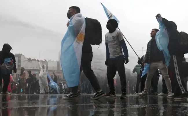 Argentina: Milei es cada vez más rechazado también por los jóvenes