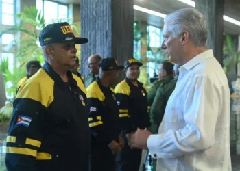 Cuba rinde homenaje a equipo de rescatistas por su labor tras terremotos en Venezuela